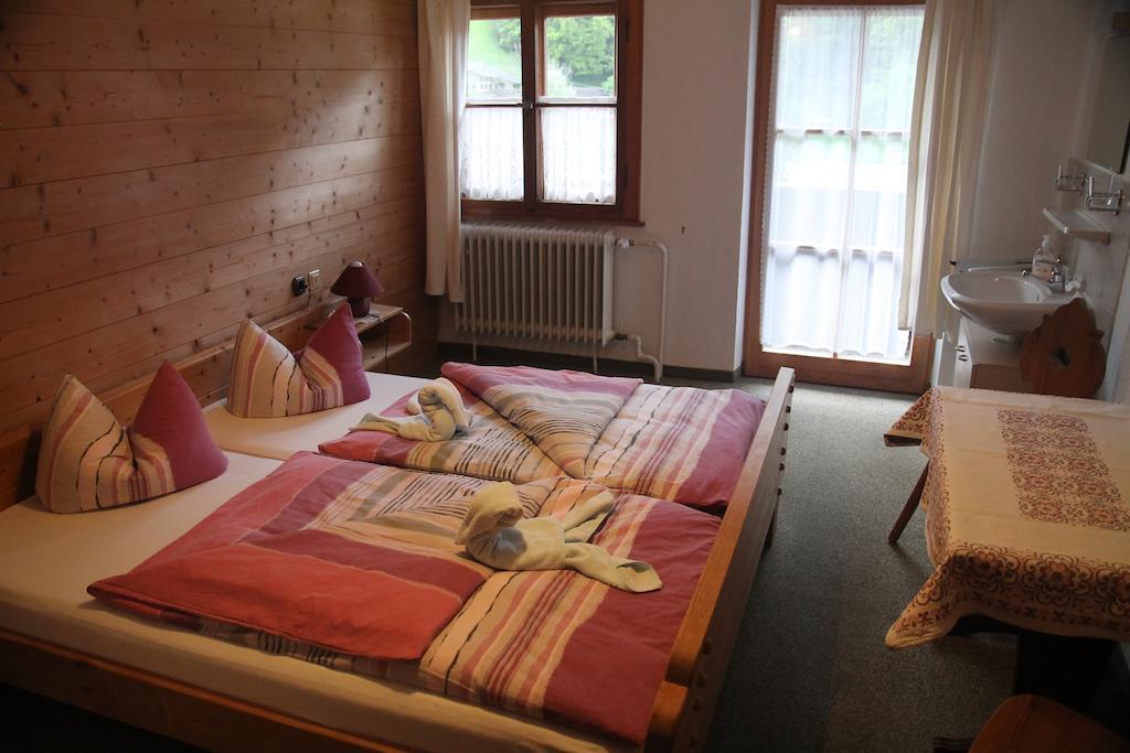 Wirtshaus und Pension Hocheck Ramsau bei Berchtesgaden Zimmer foto